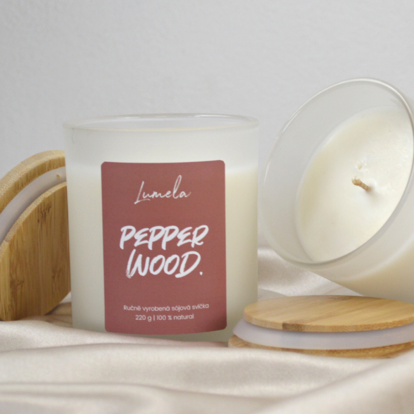 Sójová svíčka Pepper Wood 300 ml - Gravírování na víčko: Ano - Text napište do poznámky objednávky