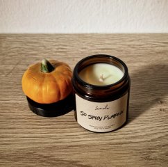 Sójová svíčka So Spicy Pumpkin v hnědém skle 120 ml