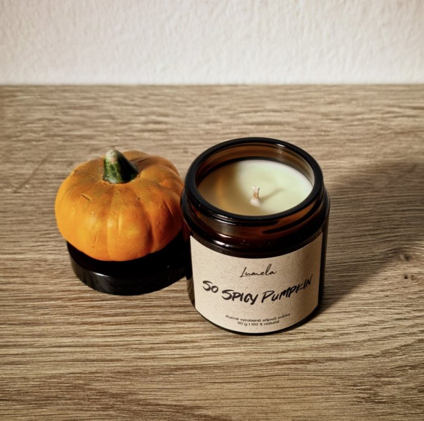 Sójová svíčka So Spicy Pumpkin v hnědém skle 120 ml