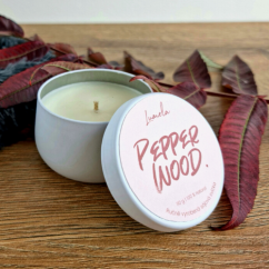 Sójová svíčka TinTin Pepper Wood.