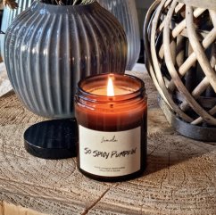 Sójová svíčka So Spicy Pumpkin v hnědém skle 180 ml